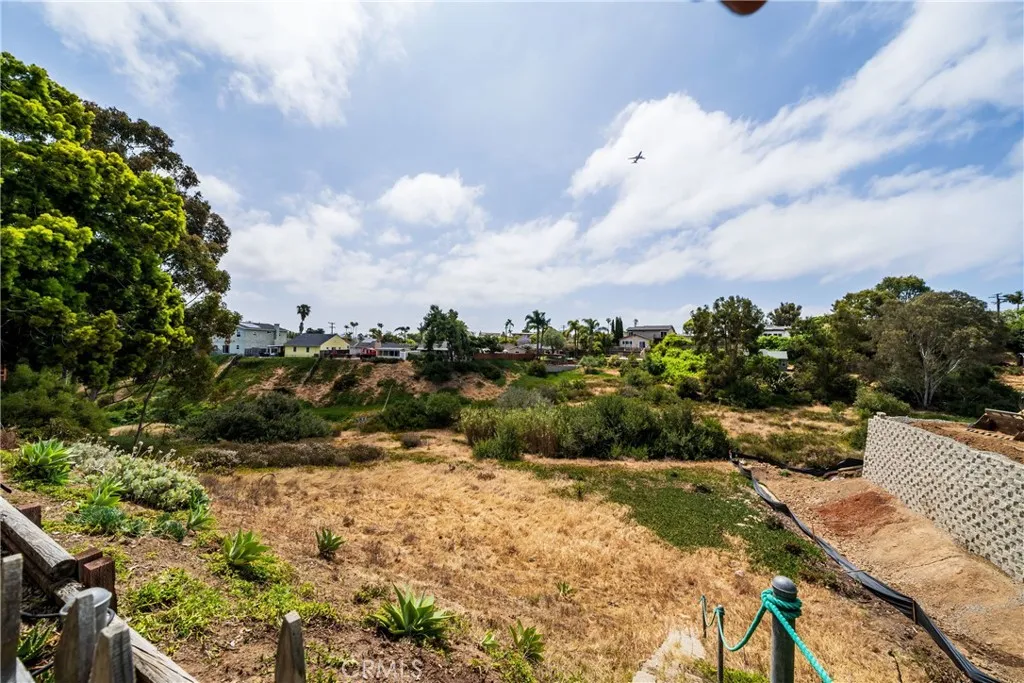 https://cdn.realtyfeed.com/cdn/127/306452436/29e89aebb9ccf138d25a3e6e1dcea105.webp