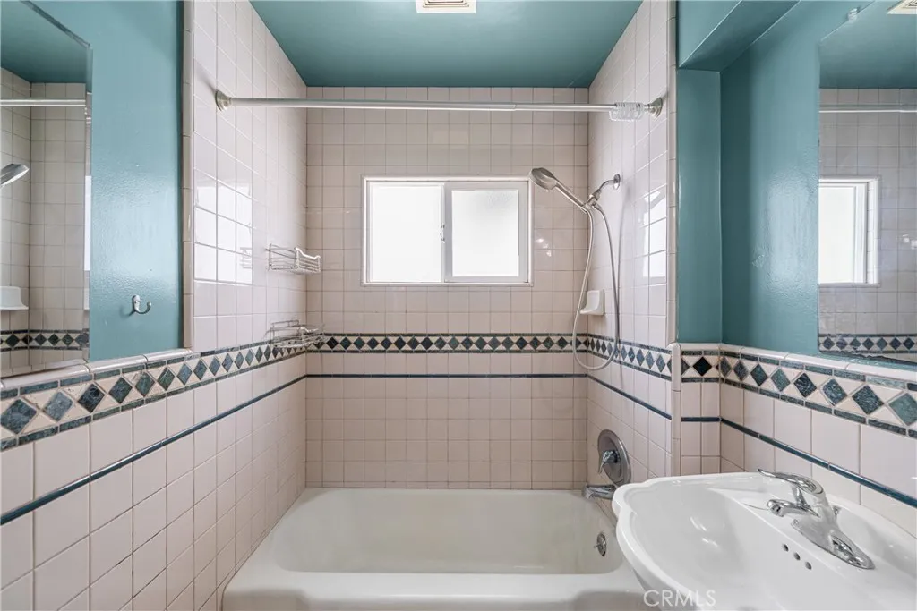 https://cdn.realtyfeed.com/cdn/127/306452436/7c2dbe0ff333b4c8e04ef7c69b56ca6c.webp