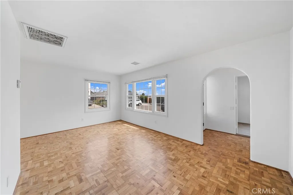 https://cdn.realtyfeed.com/cdn/127/306452436/e00b1fb8afad9013aa7b61f26974b5f0.webp