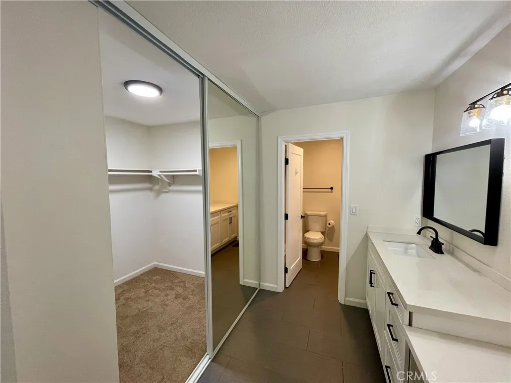 Photo #8: TR25115384 Listing: Photo #8