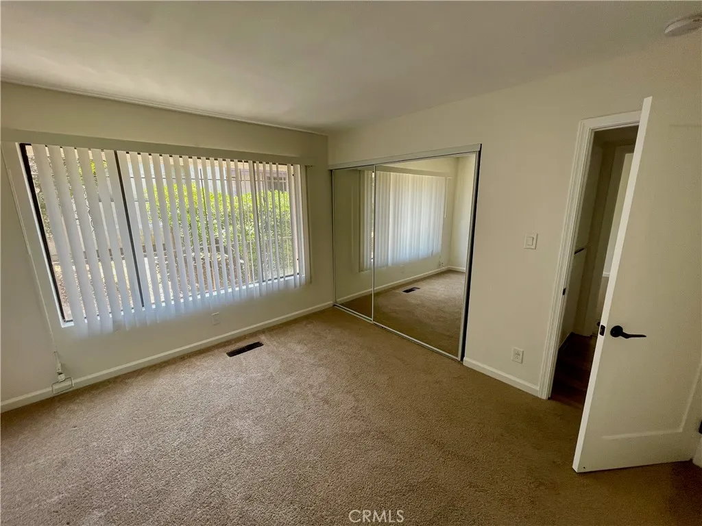Photo #5: TR25115384 Listing 
