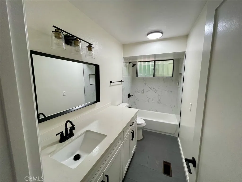 Photo #4: TR25115384 Listing 