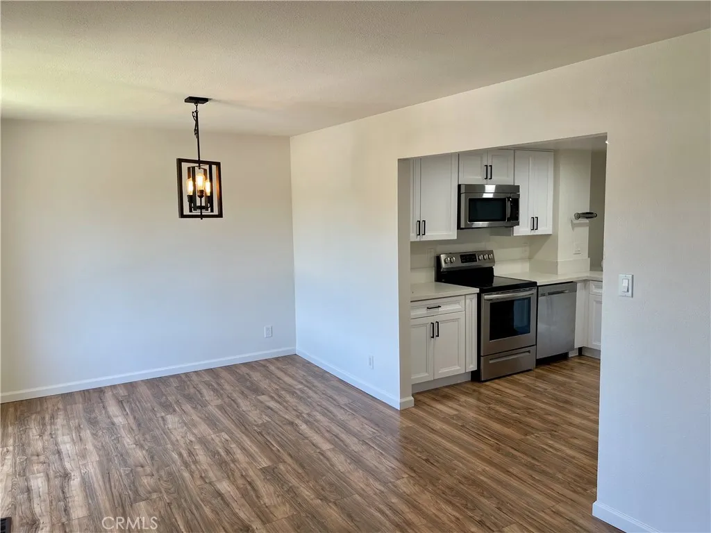 Photo #2: TR25115384 Listing 