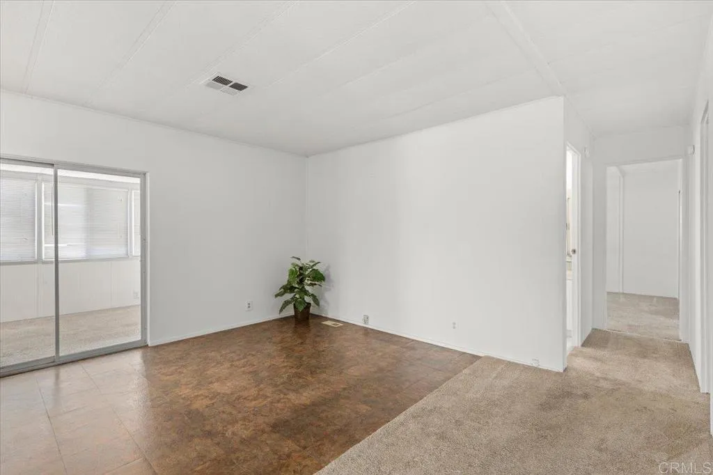 https://cdn.realtyfeed.com/cdn/127/306452673/07d45c6e1282effc2c882caba3ed1c9b.webp