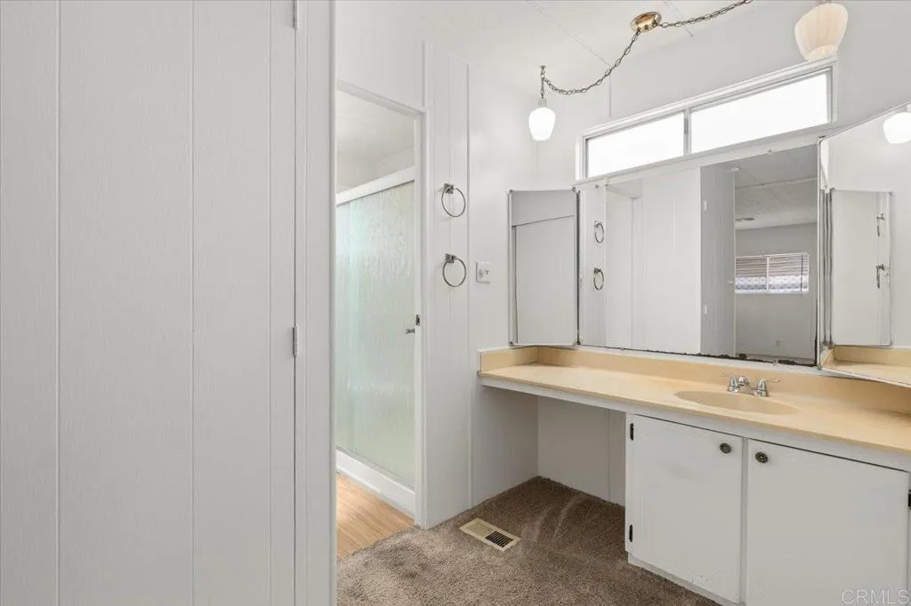https://cdn.realtyfeed.com/cdn/127/306452673/94afab0a607cadc97c051122718eaba0.webp