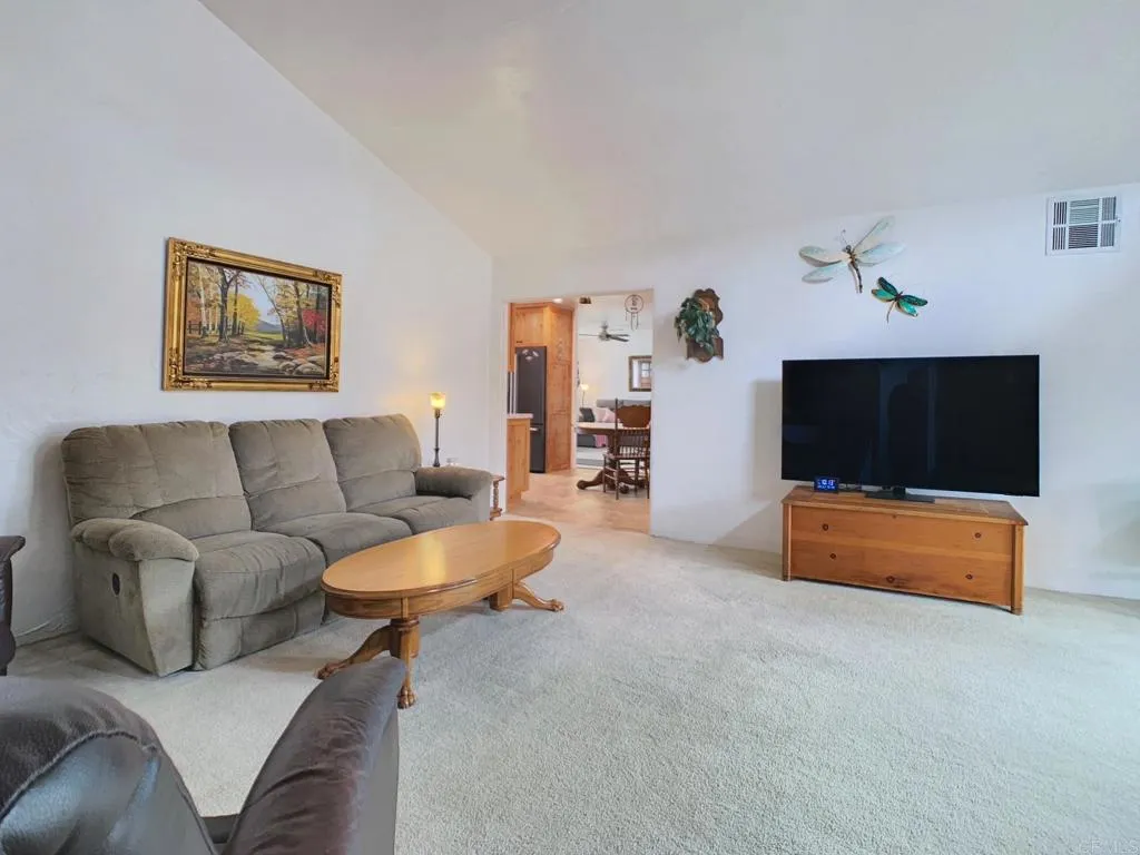 https://cdn.realtyfeed.com/cdn/127/306452775/f50a8b79f66afefedc8804525cd6250f.webp