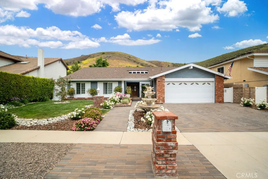 6505 Smoke Tree Avenue, Oak Park, CA 91377