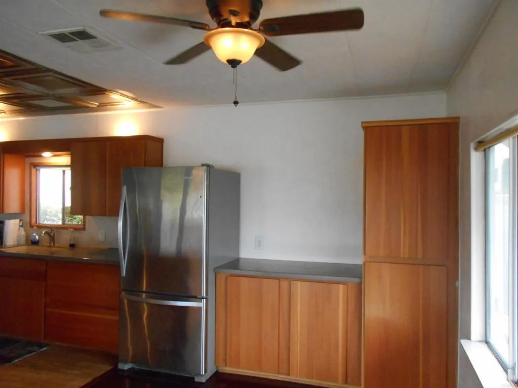 https://cdn.realtyfeed.com/cdn/127/306452973/709d6ed3a4383fc27955bf79a93987a4.webp