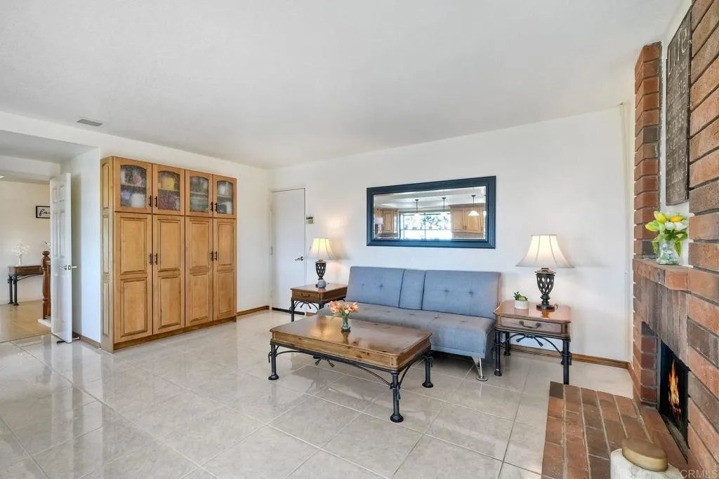 https://cdn.realtyfeed.com/cdn/127/306453091/07873d31195a9dc9309f90b2ed94c26a.webp