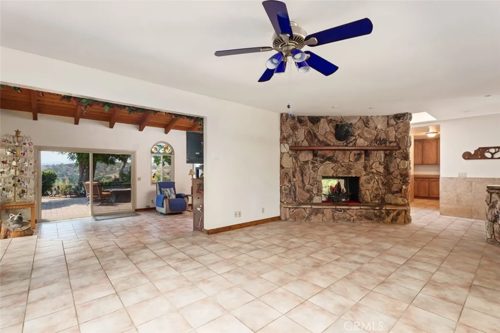 https://cdn.realtyfeed.com/cdn/127/306453178/22f14cdfede02ea0a532e3adf876f8c2.webp