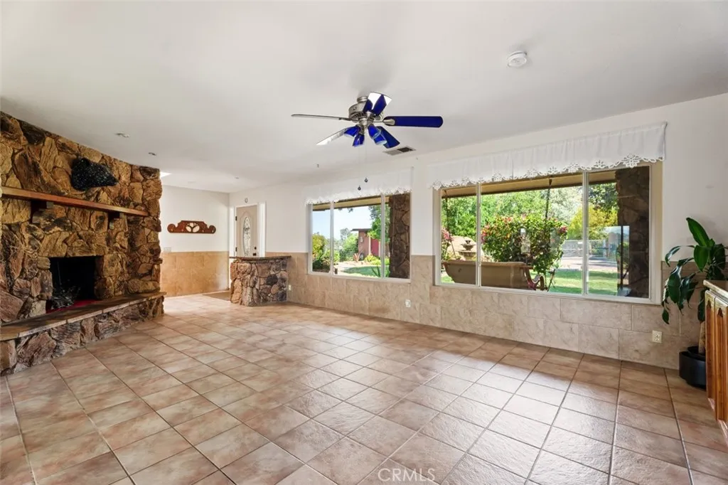https://cdn.realtyfeed.com/cdn/127/306453178/94d05a7476231b6a0fe546b8864fff3b.webp
