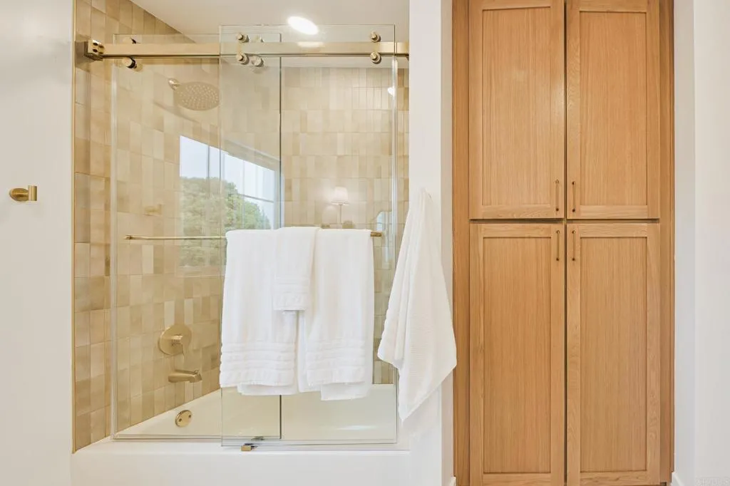 https://cdn.realtyfeed.com/cdn/127/306453313/1a3d2bd6de3cb27c5e4a6e605ada4e56.webp
