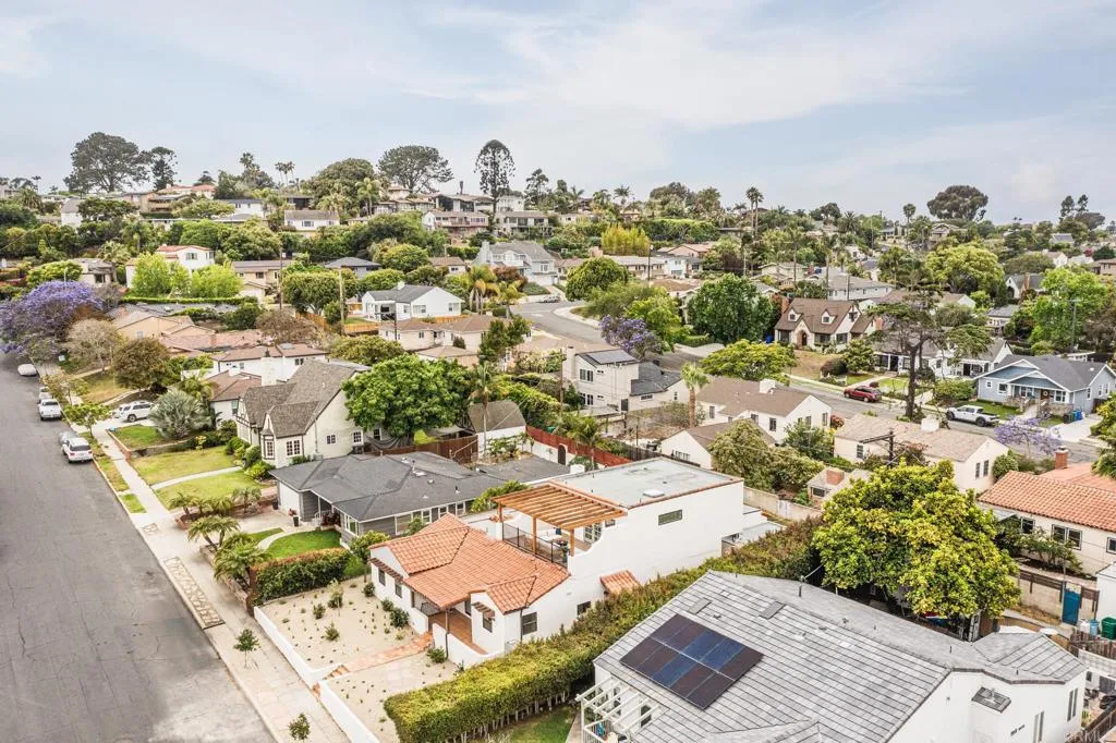 https://cdn.realtyfeed.com/cdn/127/306453313/6b79b8937e5d4bbb0deb771e00162fda.webp