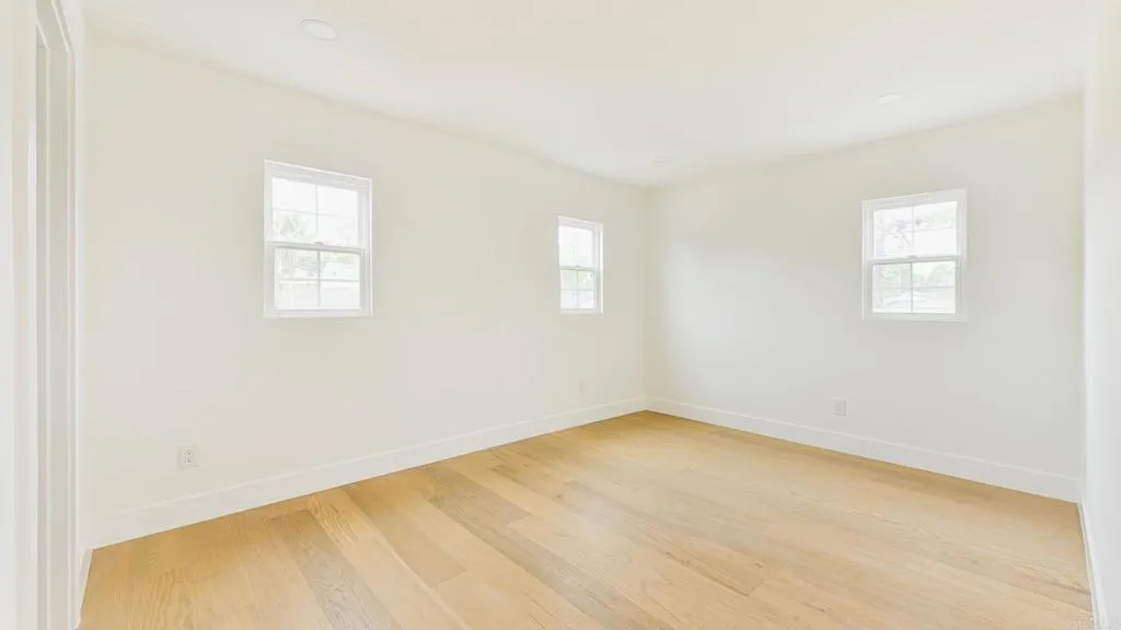 https://cdn.realtyfeed.com/cdn/127/306453313/746d35ae0ffafc1aaddd7c775b759906.webp