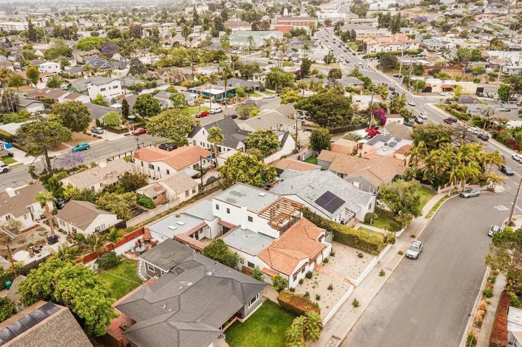 https://cdn.realtyfeed.com/cdn/127/306453313/a9ceec87ab57012464d711e5a7f42a13.webp
