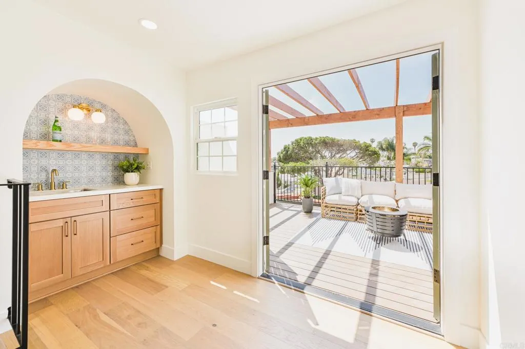 https://cdn.realtyfeed.com/cdn/127/306453313/b3d0f4d58bcf1f2e0fa002168543cae8.webp