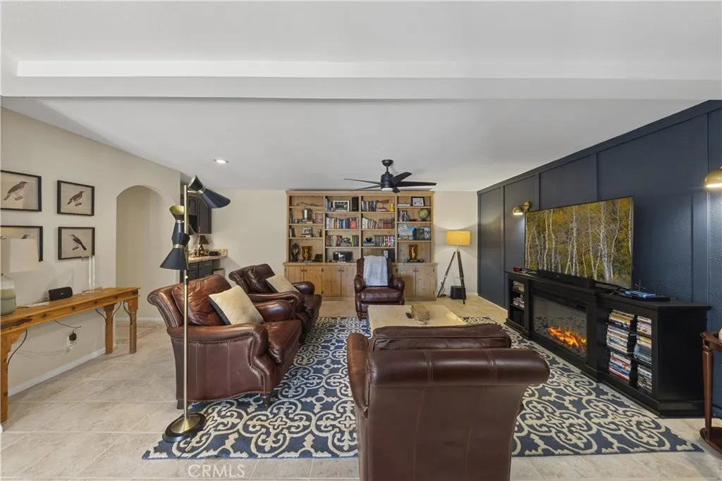 https://cdn.realtyfeed.com/cdn/127/306453318/9531094ced8b142c5daab5ebeb7b66ff.webp