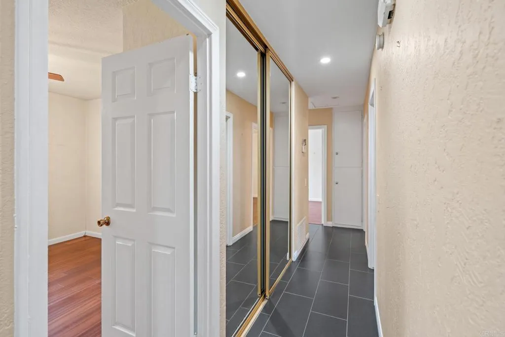 https://cdn.realtyfeed.com/cdn/127/306453426/767ca14b0a2a14424699f6ce2af45637.webp
