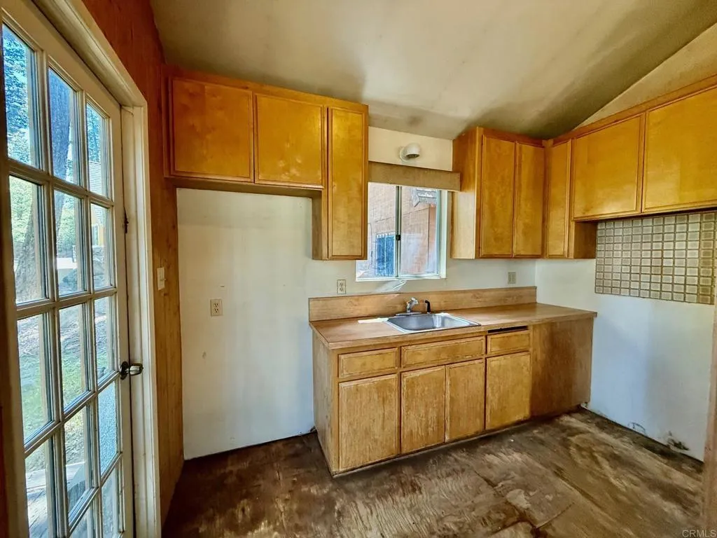 https://cdn.realtyfeed.com/cdn/127/306453447/26f11f4cb5395a48469de71f0a2ec3ea.webp