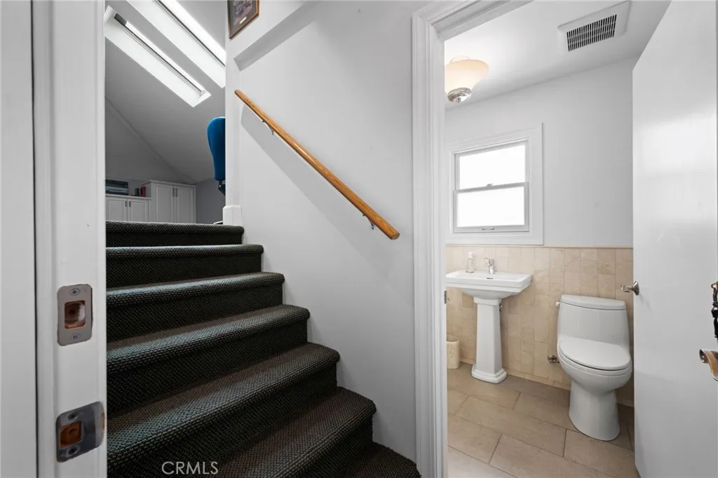 https://cdn.realtyfeed.com/cdn/127/306453652/10fe9309e62a7b71360c3277eccd27e5.webp