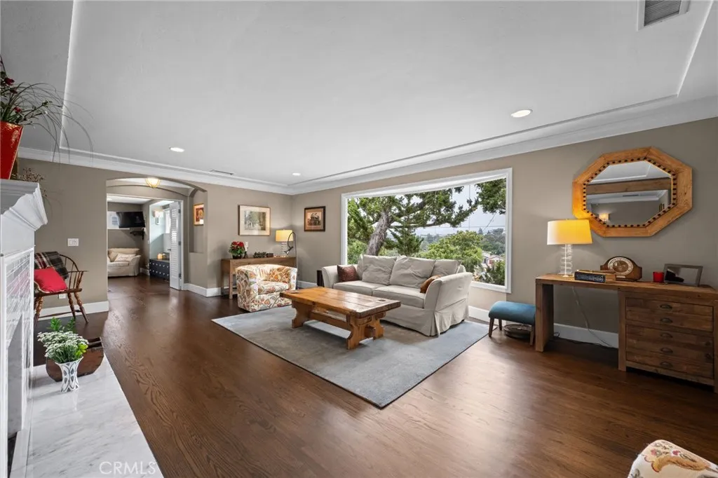 https://cdn.realtyfeed.com/cdn/127/306453652/208b892f2b0ac6215b512d4531179367.webp