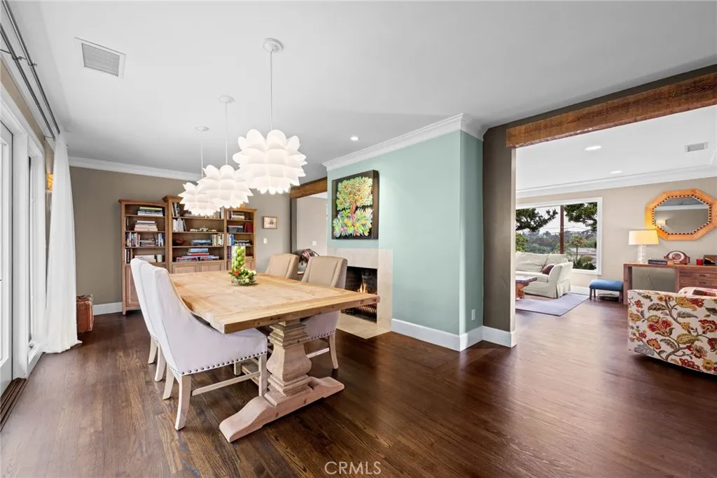 https://cdn.realtyfeed.com/cdn/127/306453652/5e37aae3a108fedc056620186f8adf96.webp