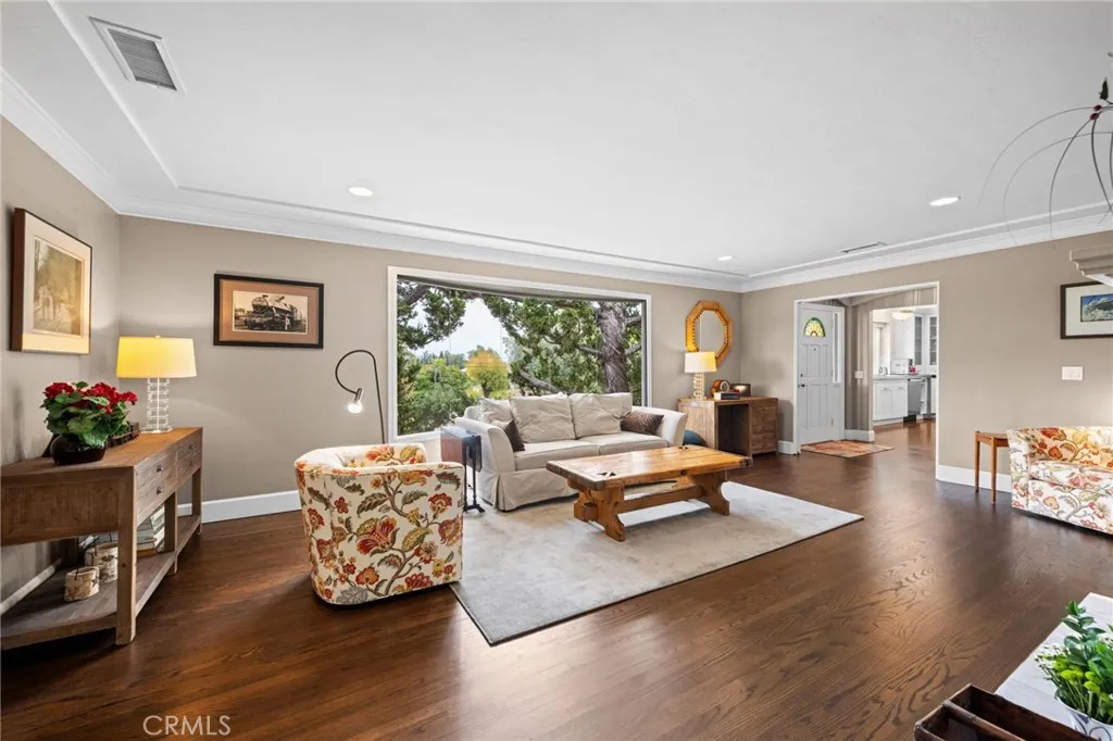 https://cdn.realtyfeed.com/cdn/127/306453652/6fc3cf928b0b42df1629aef2f84fd046.webp