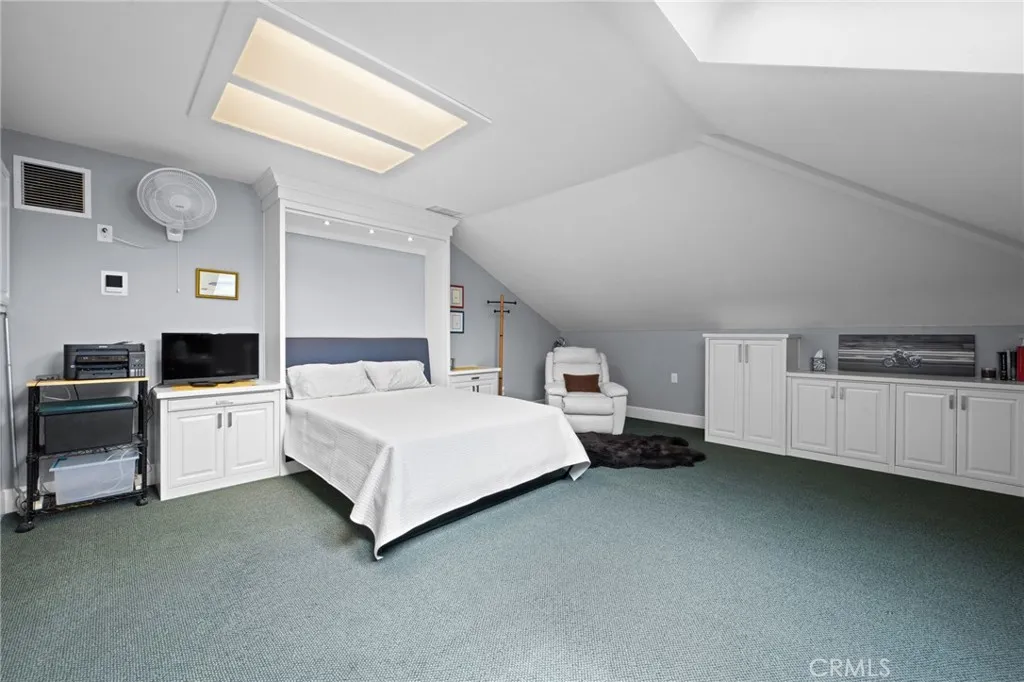 https://cdn.realtyfeed.com/cdn/127/306453652/ce0452c5b0b7df4874859554eb6180a6.webp