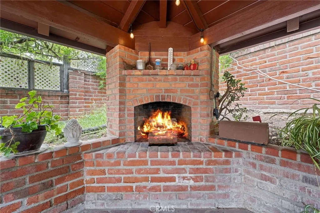 https://cdn.realtyfeed.com/cdn/127/306453652/ce047e65320175e54900402df5cf66d1.webp