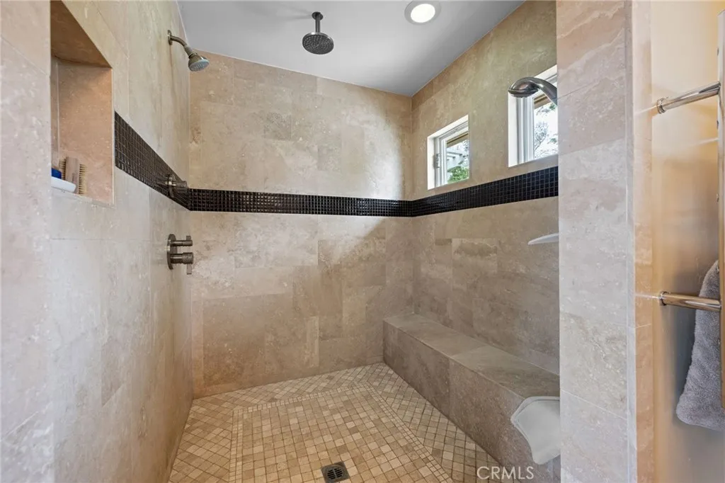 https://cdn.realtyfeed.com/cdn/127/306453652/f5a3e58950d1b731766bfc358a415676.webp