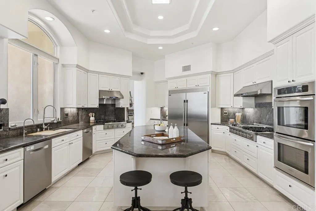 https://cdn.realtyfeed.com/cdn/127/306454051/7afbecfc87a902cd8faec93c11b39acd.webp