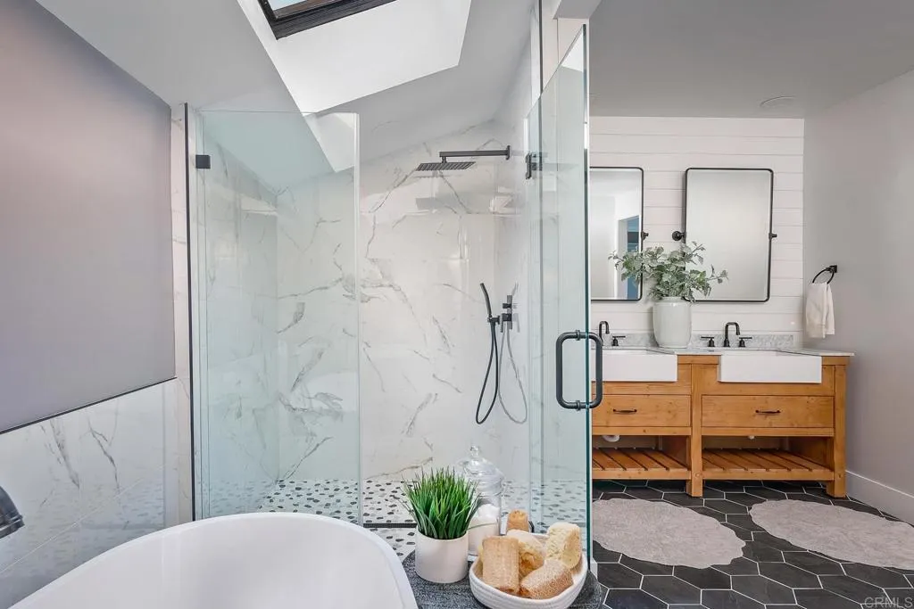 https://cdn.realtyfeed.com/cdn/127/306454182/51dd195e0b5ac89be3ab1aaaadcdc8ac.webp