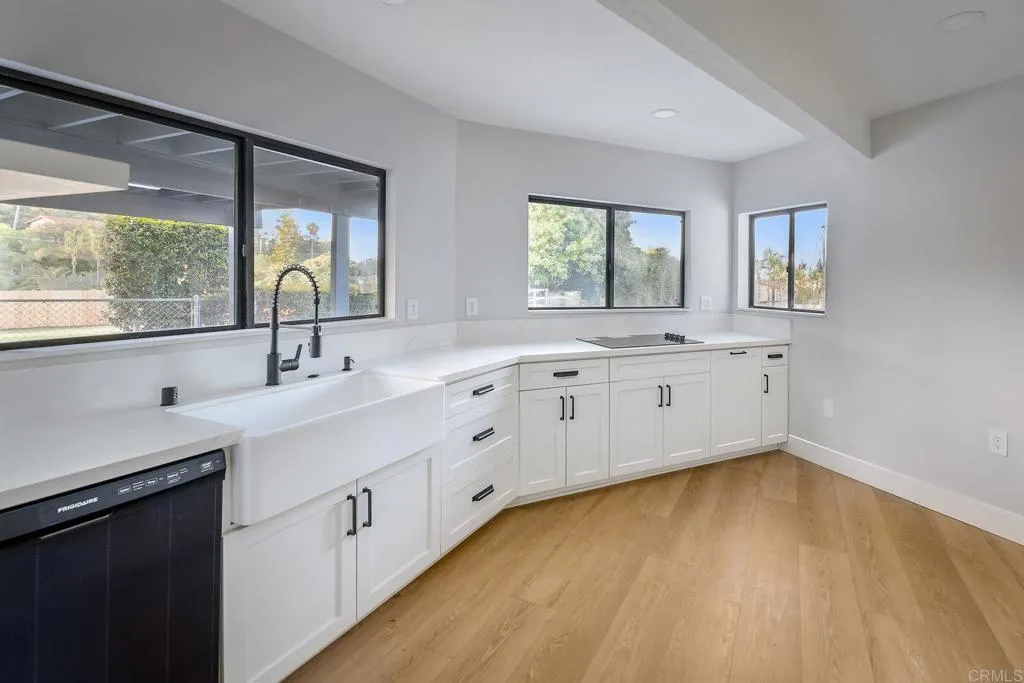 https://cdn.realtyfeed.com/cdn/127/306454182/ba8769261835b4b0adeb2cc755f7ee2a.webp