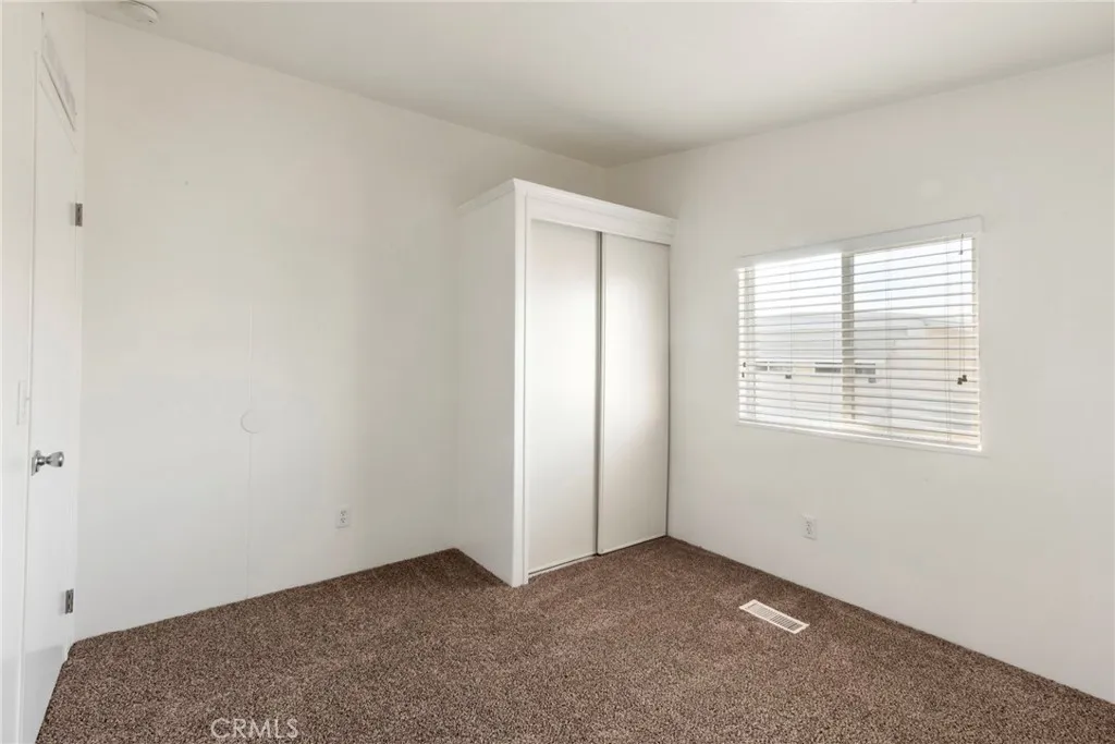 https://cdn.realtyfeed.com/cdn/127/306454239/1466faab591edc0ef9dd3546a54bc661.webp
