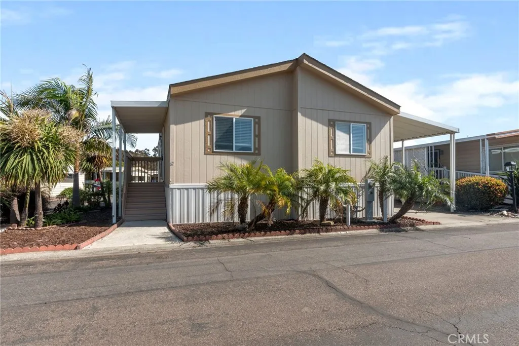 https://cdn.realtyfeed.com/cdn/127/306454239/3566c221d7735dbdfa6821405fa19795.webp