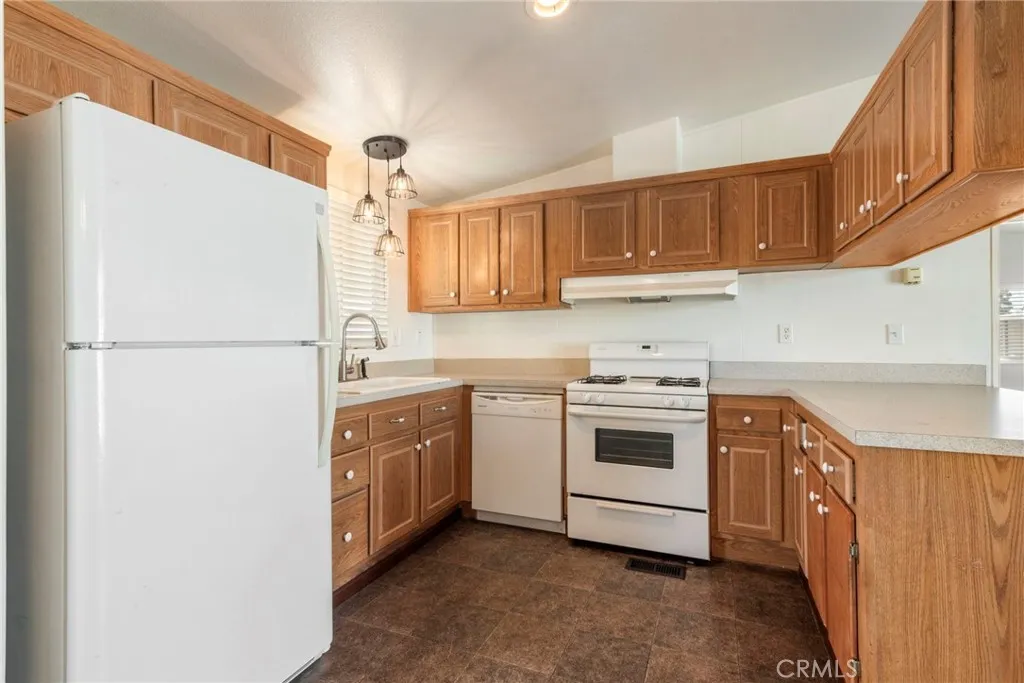 https://cdn.realtyfeed.com/cdn/127/306454239/7ec5fec1ad84210037f14091be8cefe4.webp
