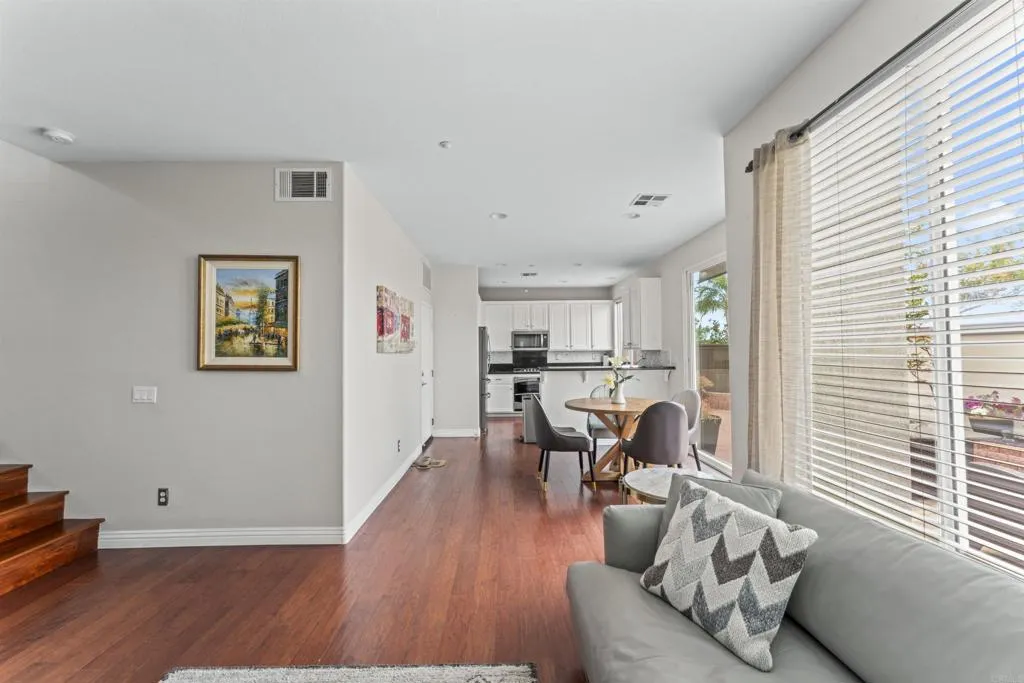 https://cdn.realtyfeed.com/cdn/127/306454278/0b71fedff2e5c0c8cf2ef1b839ca71e8.webp