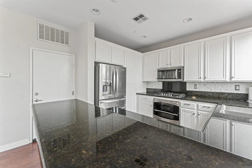 https://cdn.realtyfeed.com/cdn/127/306454278/96d3e39d23e80351b9cd9802a9fa467c.webp