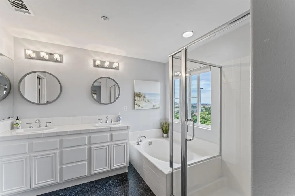https://cdn.realtyfeed.com/cdn/127/306454278/c13d74e217c6491bfebfdcb3783008c1.webp