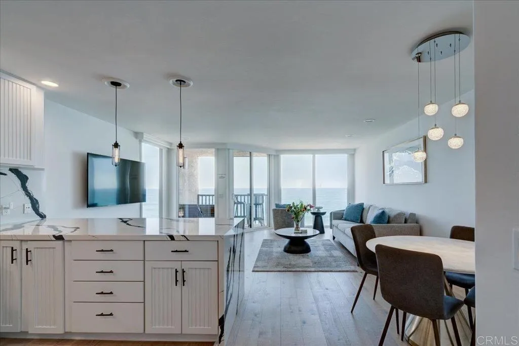 https://cdn.realtyfeed.com/cdn/127/306454426/ddf4d938e41ba9cbd12b98beb93458ed.webp