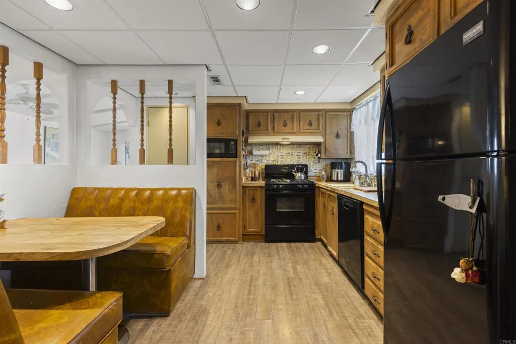 https://cdn.realtyfeed.com/cdn/127/306454668/44fcfd15c0bba9d5aec866d046625f6c.webp