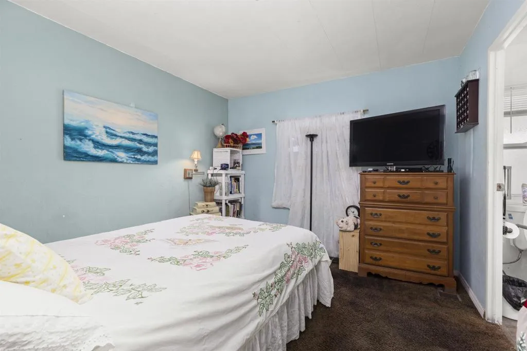 https://cdn.realtyfeed.com/cdn/127/306454668/4faa7f01450dba654ac566cf694095ab.webp