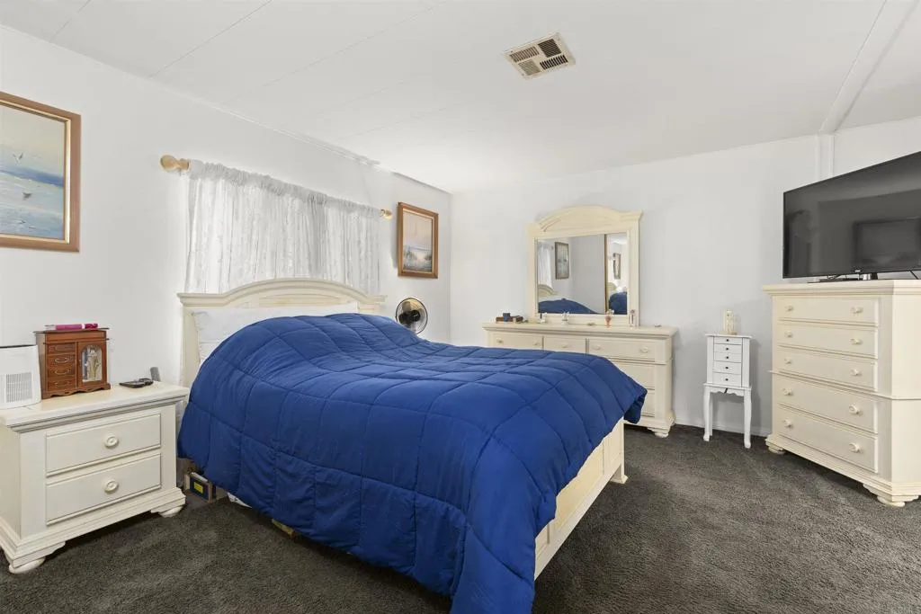 https://cdn.realtyfeed.com/cdn/127/306454668/52beb94d27baa10be17a4a321fa9681b.webp