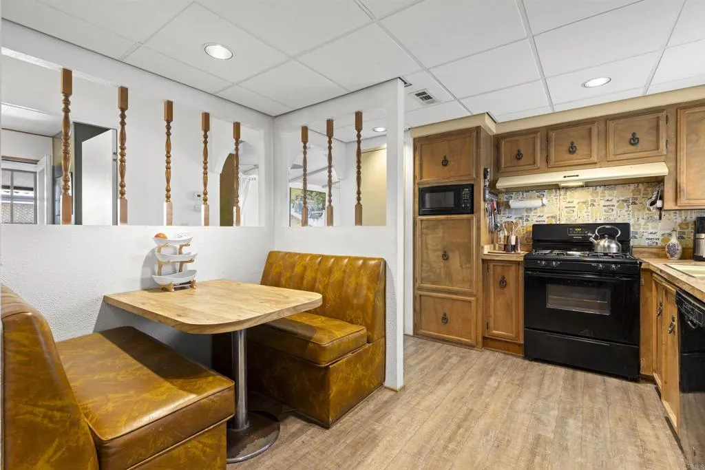 https://cdn.realtyfeed.com/cdn/127/306454668/f4b28522474459ad2aa39cb7e1199095.webp