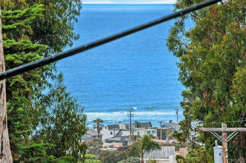 https://cdn.realtyfeed.com/cdn/127/306454757/3ca983b95f07c8fb96fbacbc848ba080.webp