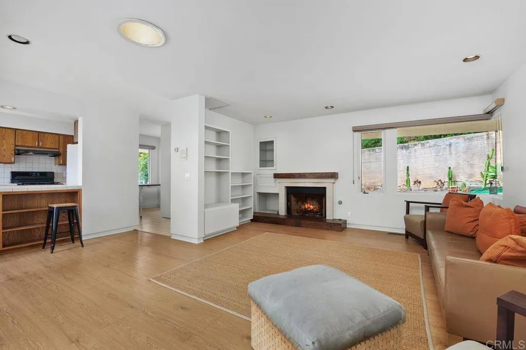 https://cdn.realtyfeed.com/cdn/127/306454757/61fc0b3abace768290a9480c1e3557cb.webp