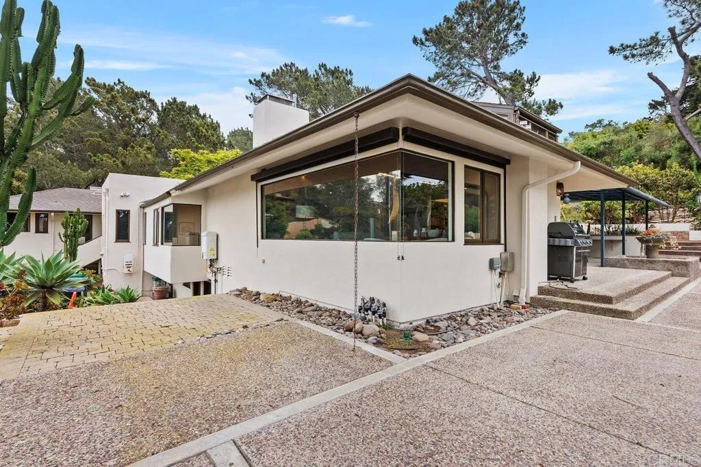 https://cdn.realtyfeed.com/cdn/127/306454757/9117a2dc6b7a39816a3051e4b2678c19.webp
