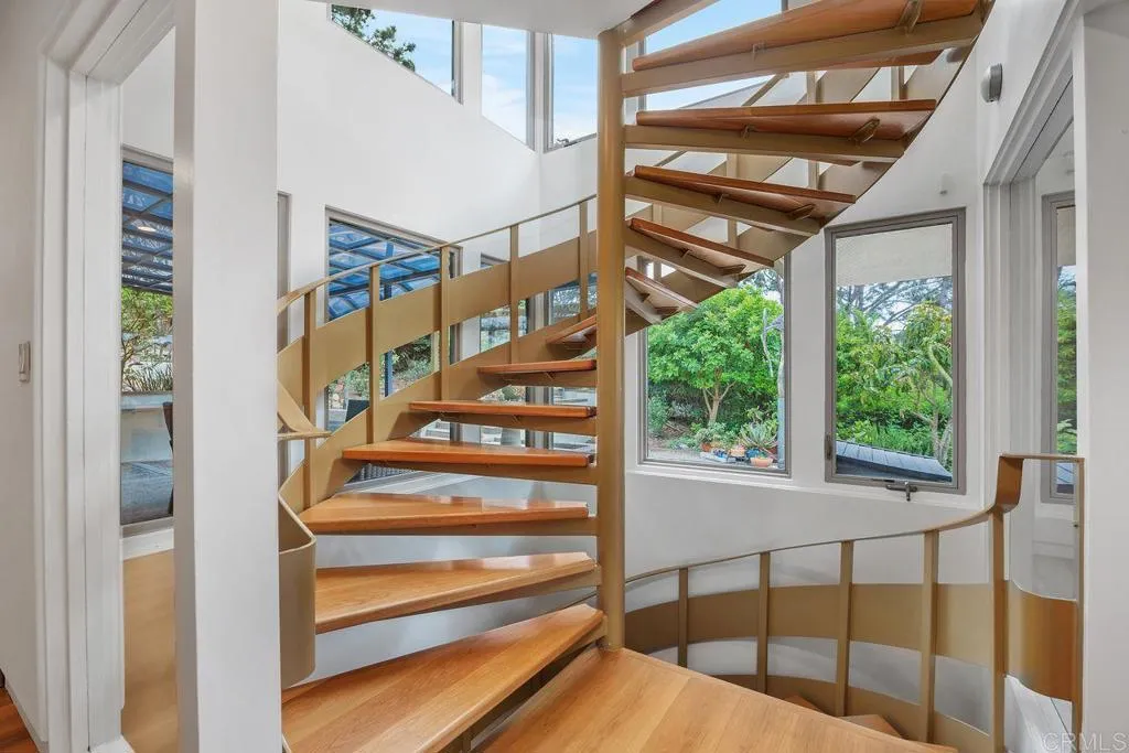 https://cdn.realtyfeed.com/cdn/127/306454757/f18b2a357333be8310c1892bc53bbe65.webp