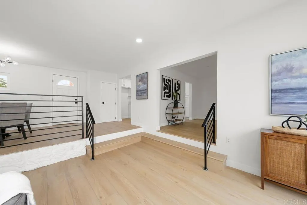 https://cdn.realtyfeed.com/cdn/127/306454814/210bcd2f005b322951bd0b087e23c9e1.webp