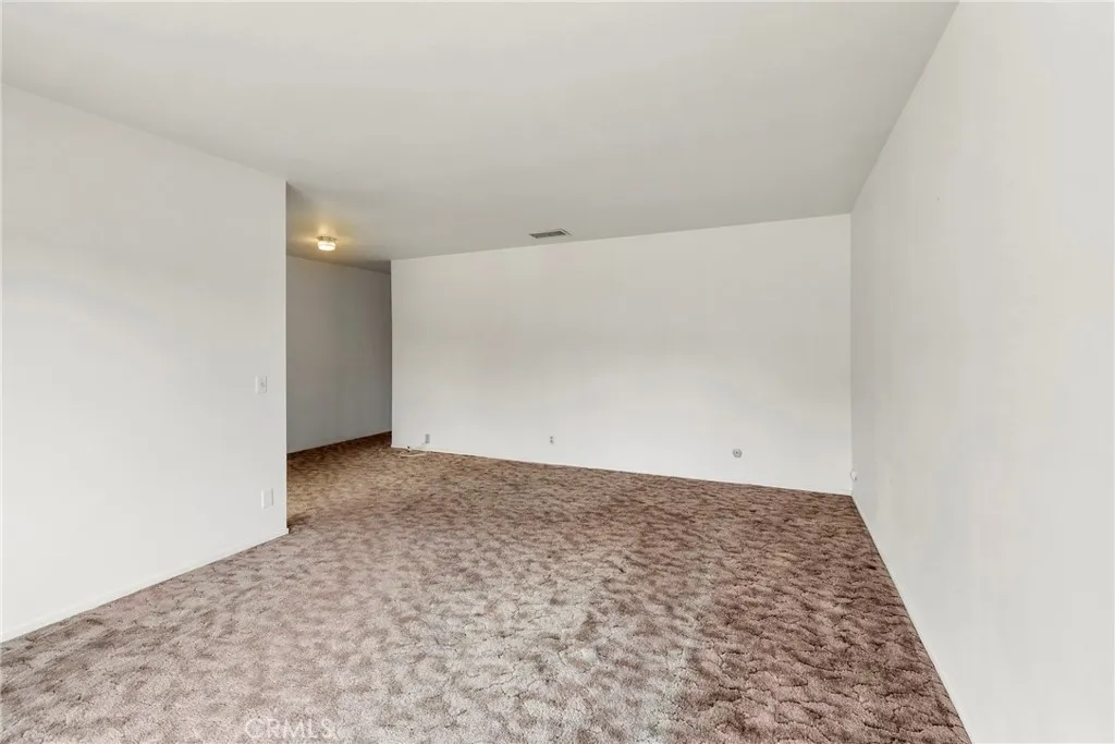 https://cdn.realtyfeed.com/cdn/127/306454938/51d303ec4e17c30bc4d2fae58ae87212.webp